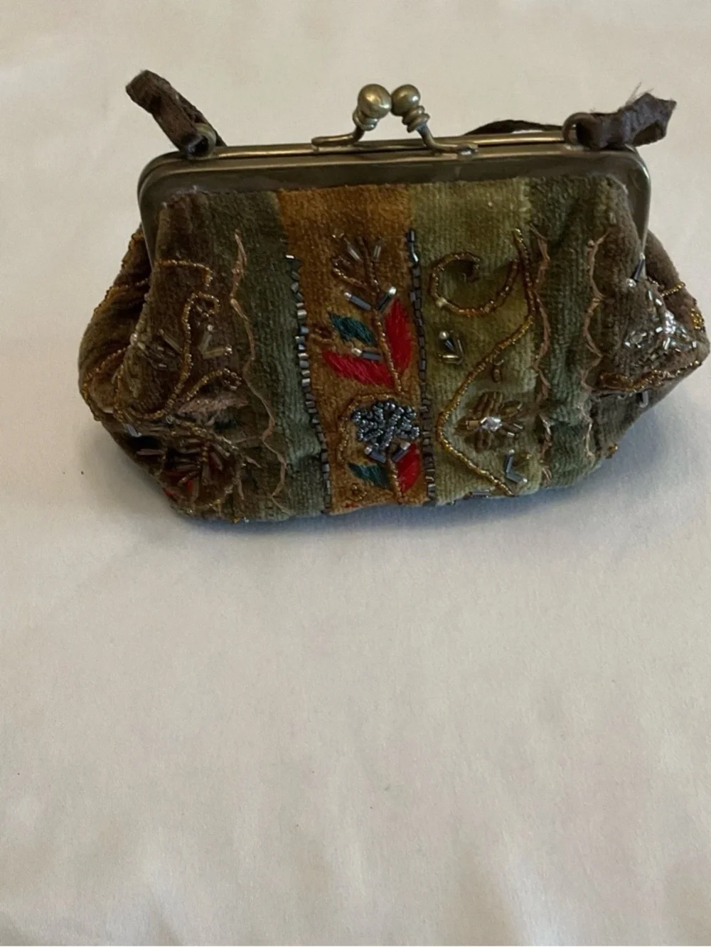 Vintage Beaded & Embroidered Kiss Lock Bag Colorful Floral Motif 1960’s Classic
